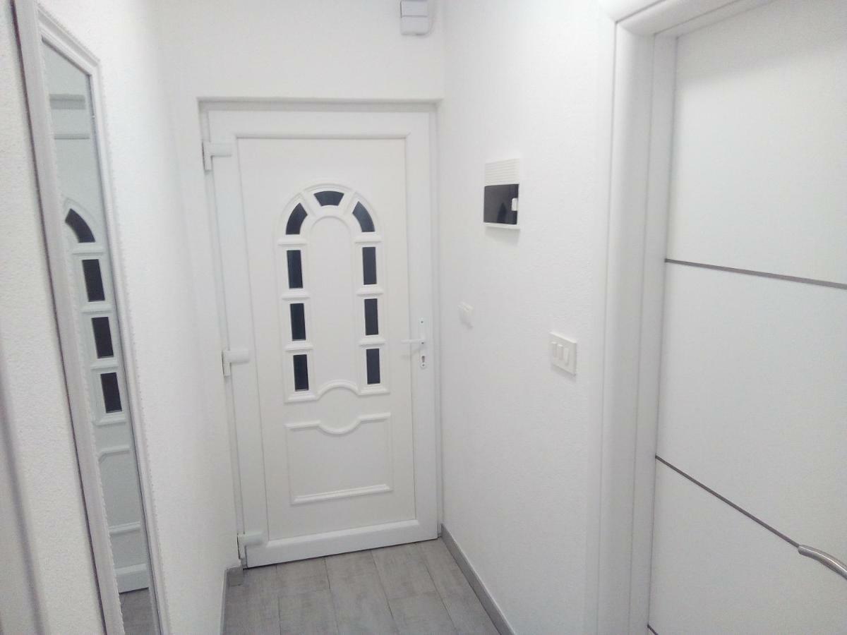 Studio Apartman Matkovic Imotski Exterior foto